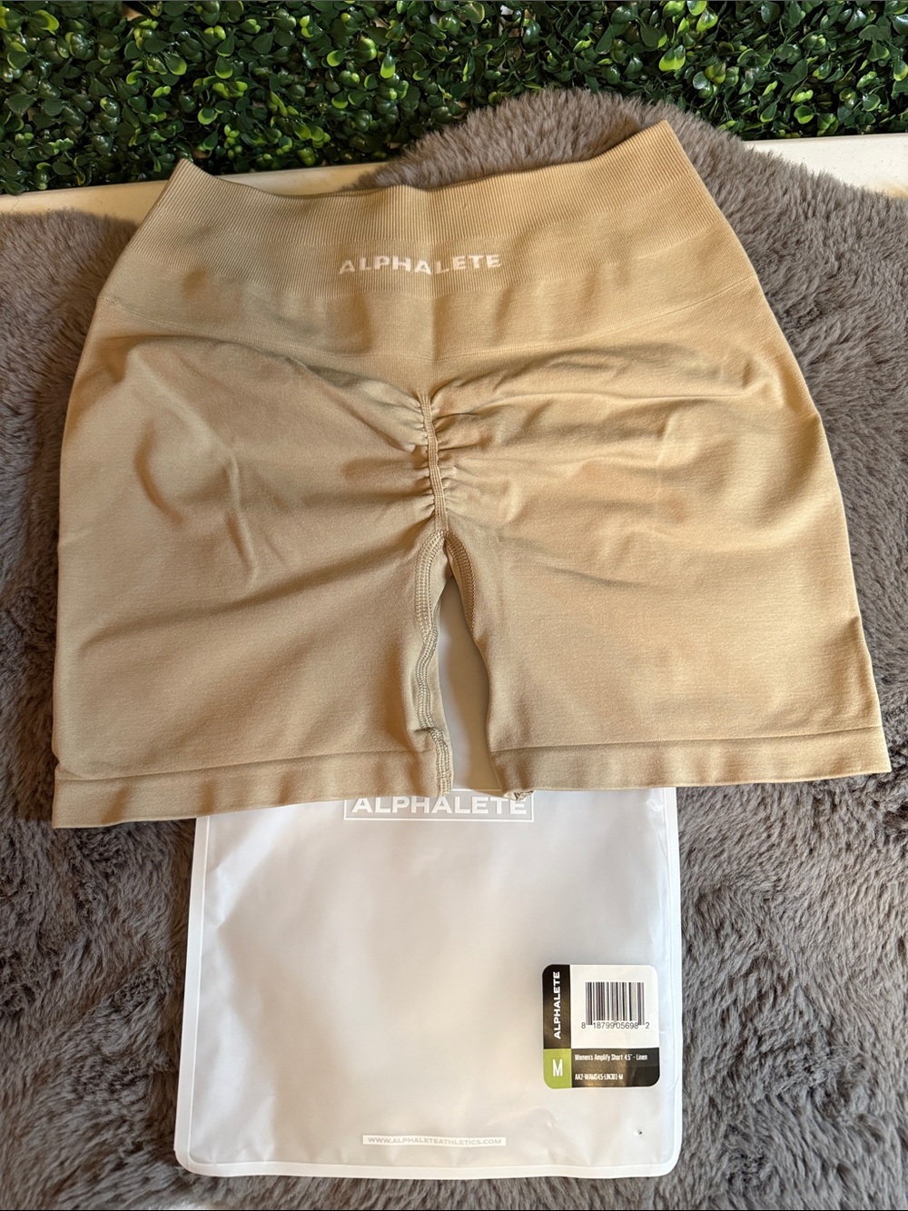 NWT Alphalete Women's Beige Scrunch Bike Shorts size Medium